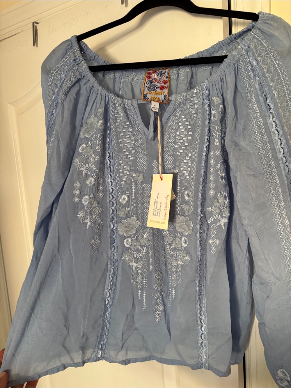 Johnny Was Ladies Powder Blue Embroidered Peasant Kiyan Blouse-S